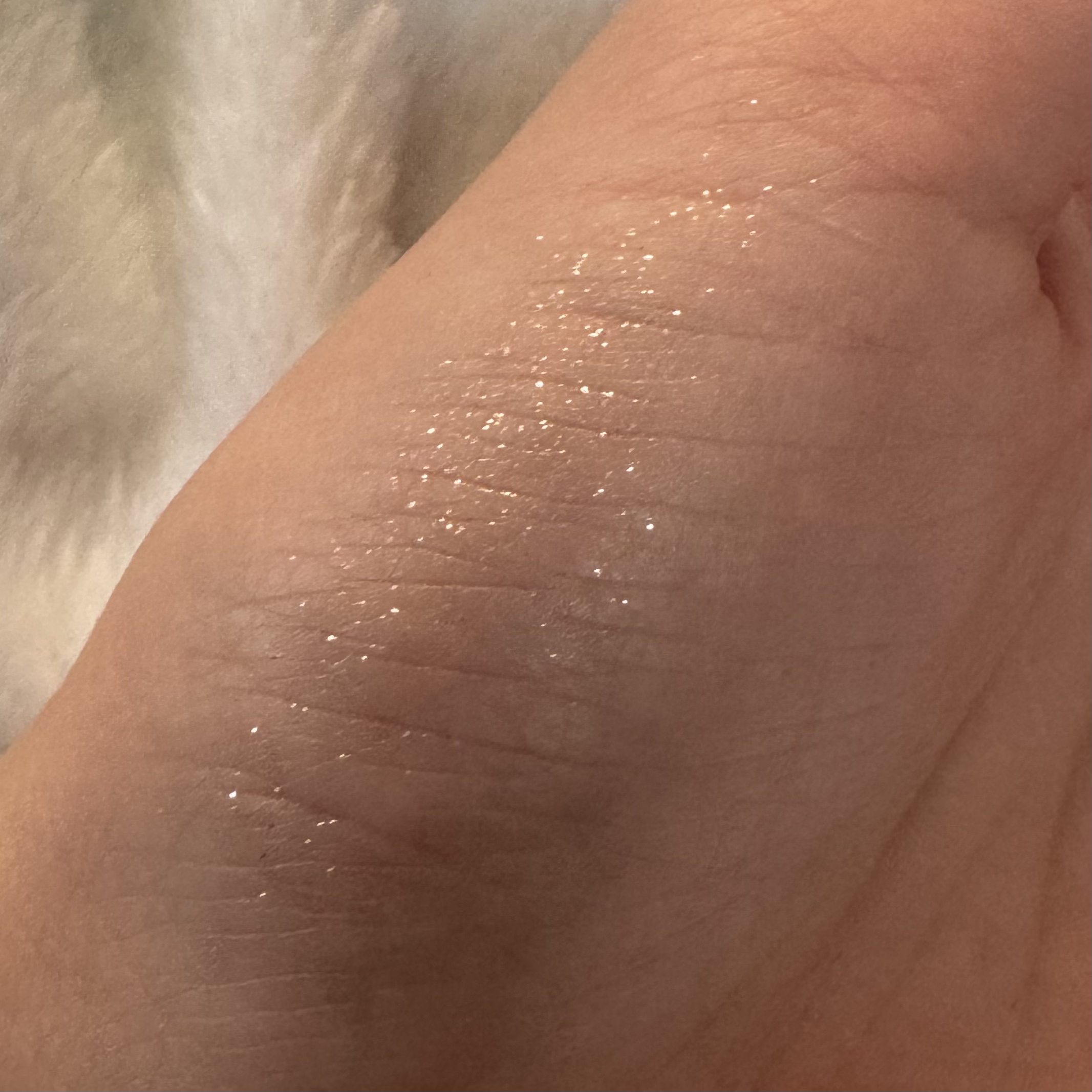 フーミー シングルラメシャドウ/WHOMEE/単色アイシャドウを使ったクチコミ（3枚目）