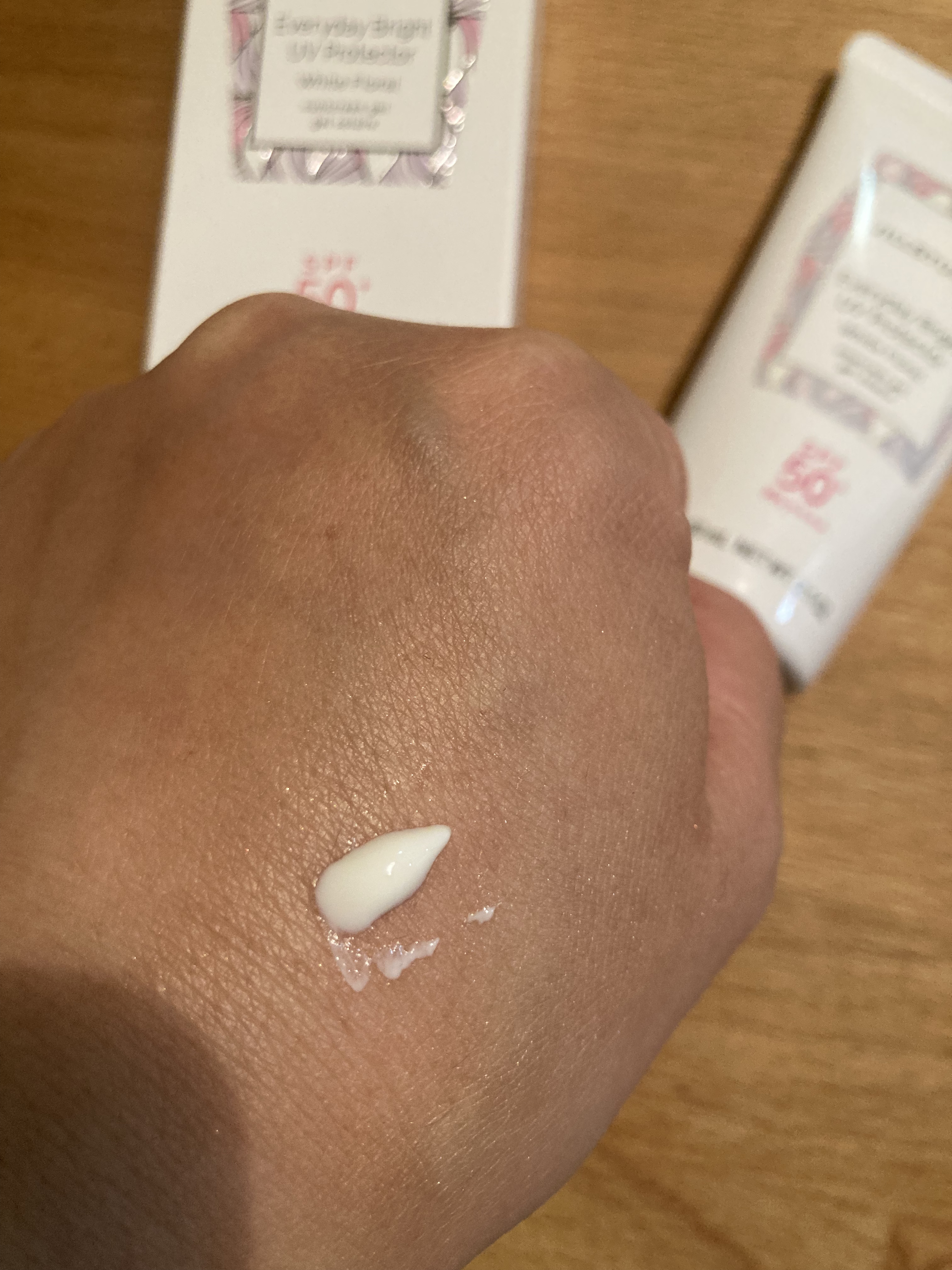 エブリデイブライト UVプロテクター ホワイトフローラル/JILL STUART/日焼け止めジェルを使ったクチコミ（3枚目）