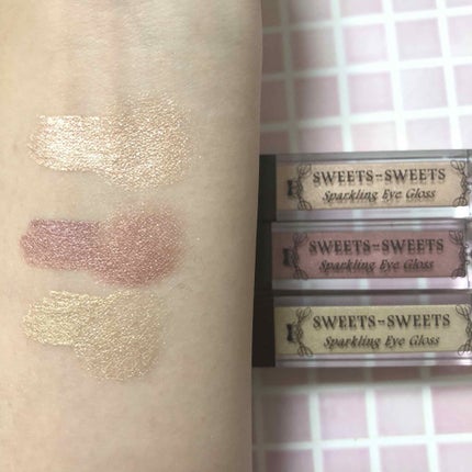 スパークリングアイグロス/スウィーツ スウィーツ/リキッドアイシャドウを使ったクチコミ(2枚目)