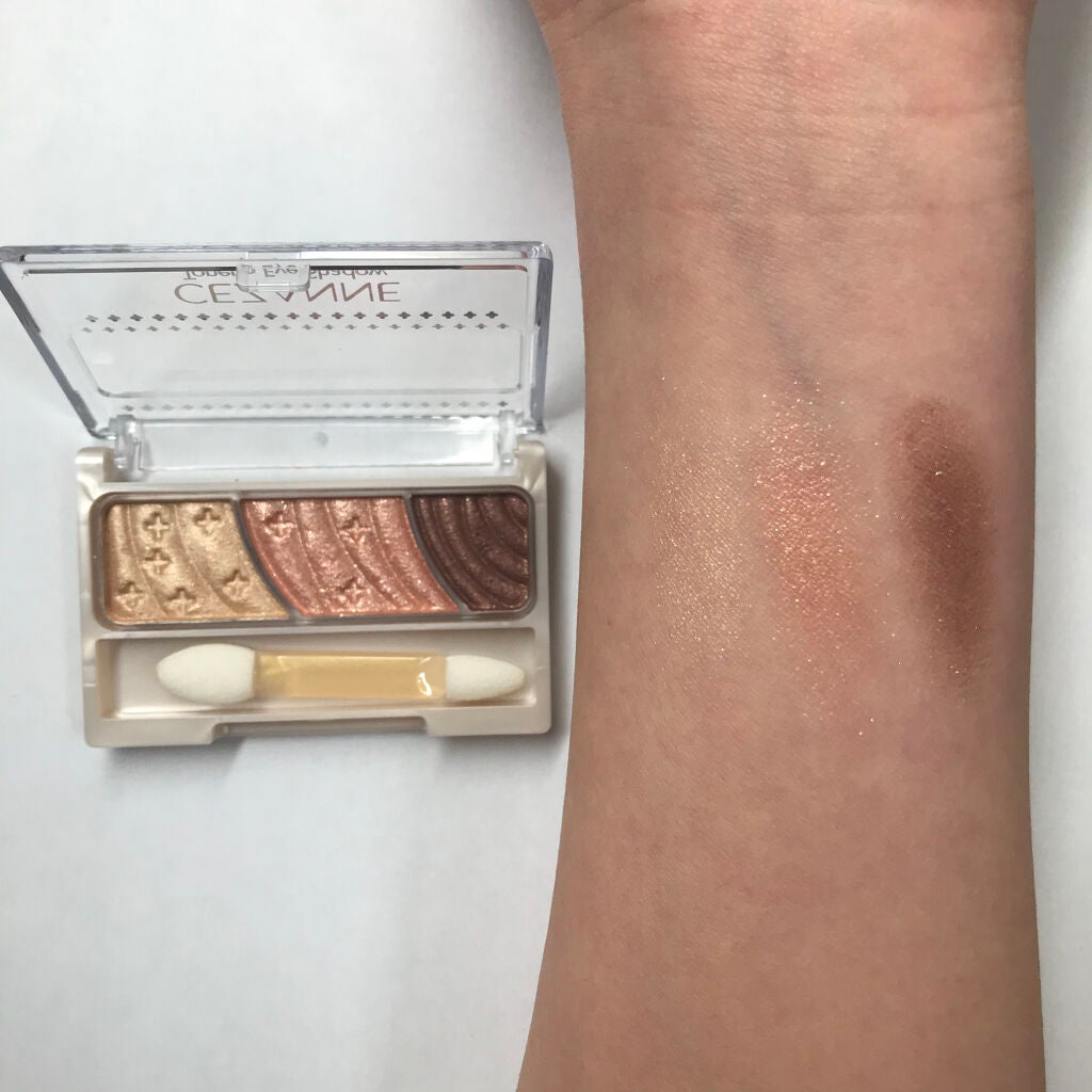 トーンアップアイシャドウ/CEZANNE/アイシャドウパレットを使ったクチコミ(2枚目)
