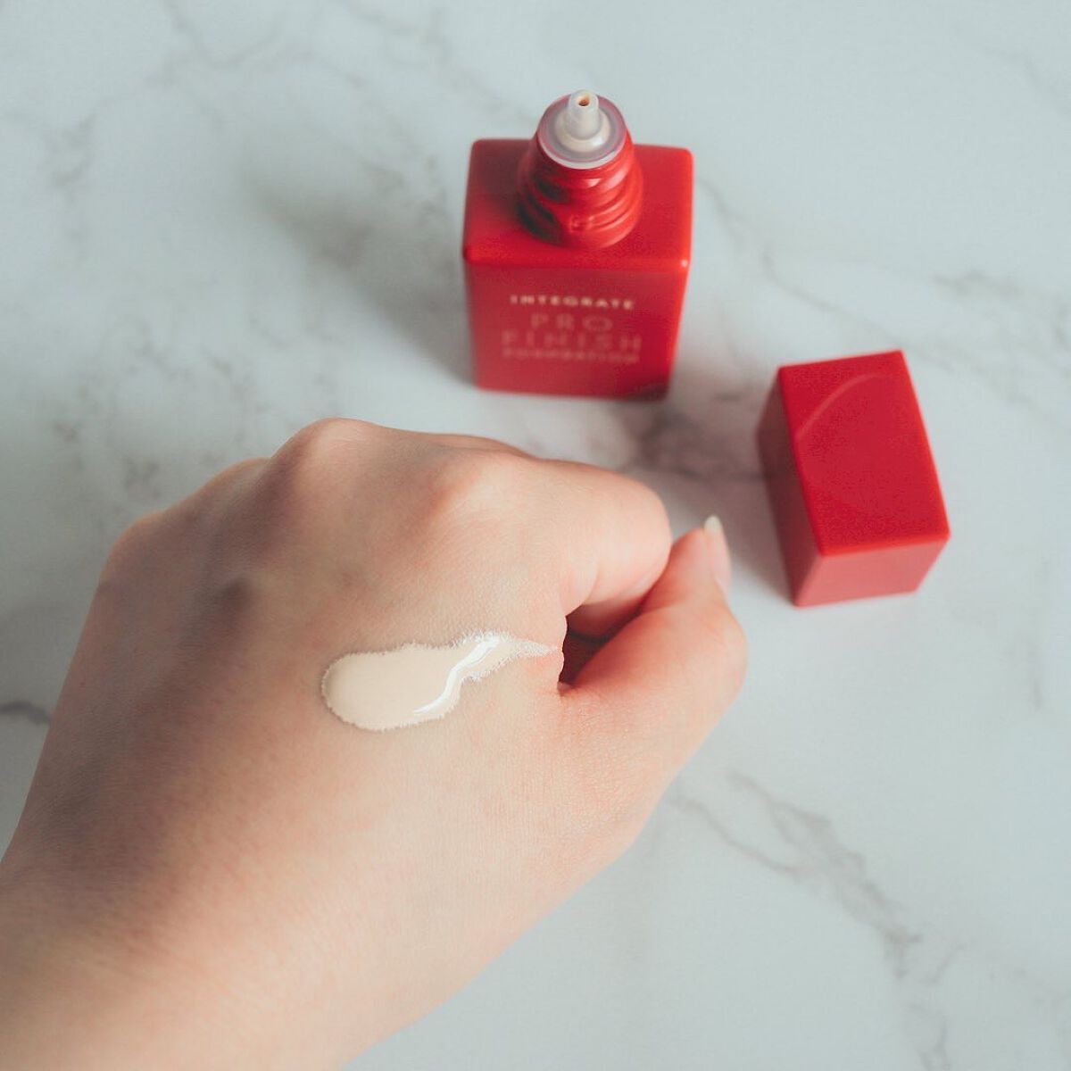 プロフィニッシュリキッド/インテグレート/リキッドファンデーションを使ったクチコミ（3枚目）