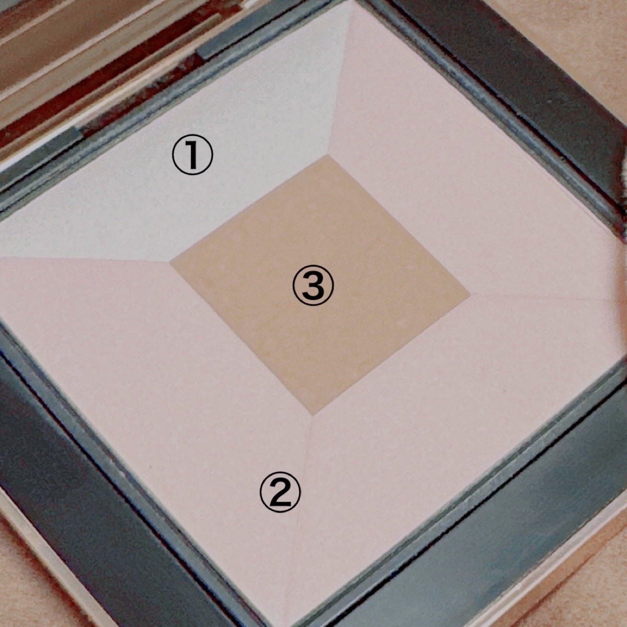 トランスルーセント プレストパウダー/Amplitude/プレストパウダーを使ったクチコミ(2枚目)