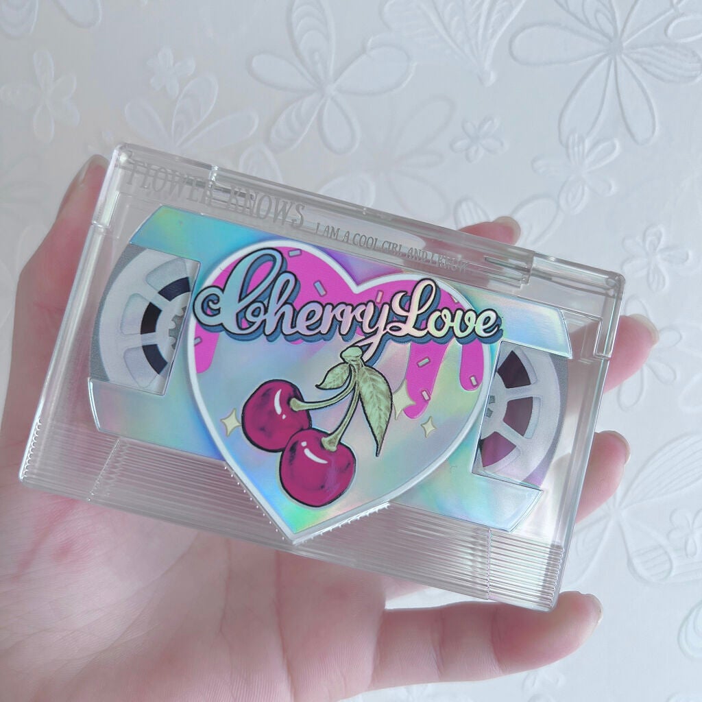 レトロマグネティック アイシャドウパレット/FlowerKnows/アイシャドウパレットを使ったクチコミ(2枚目)