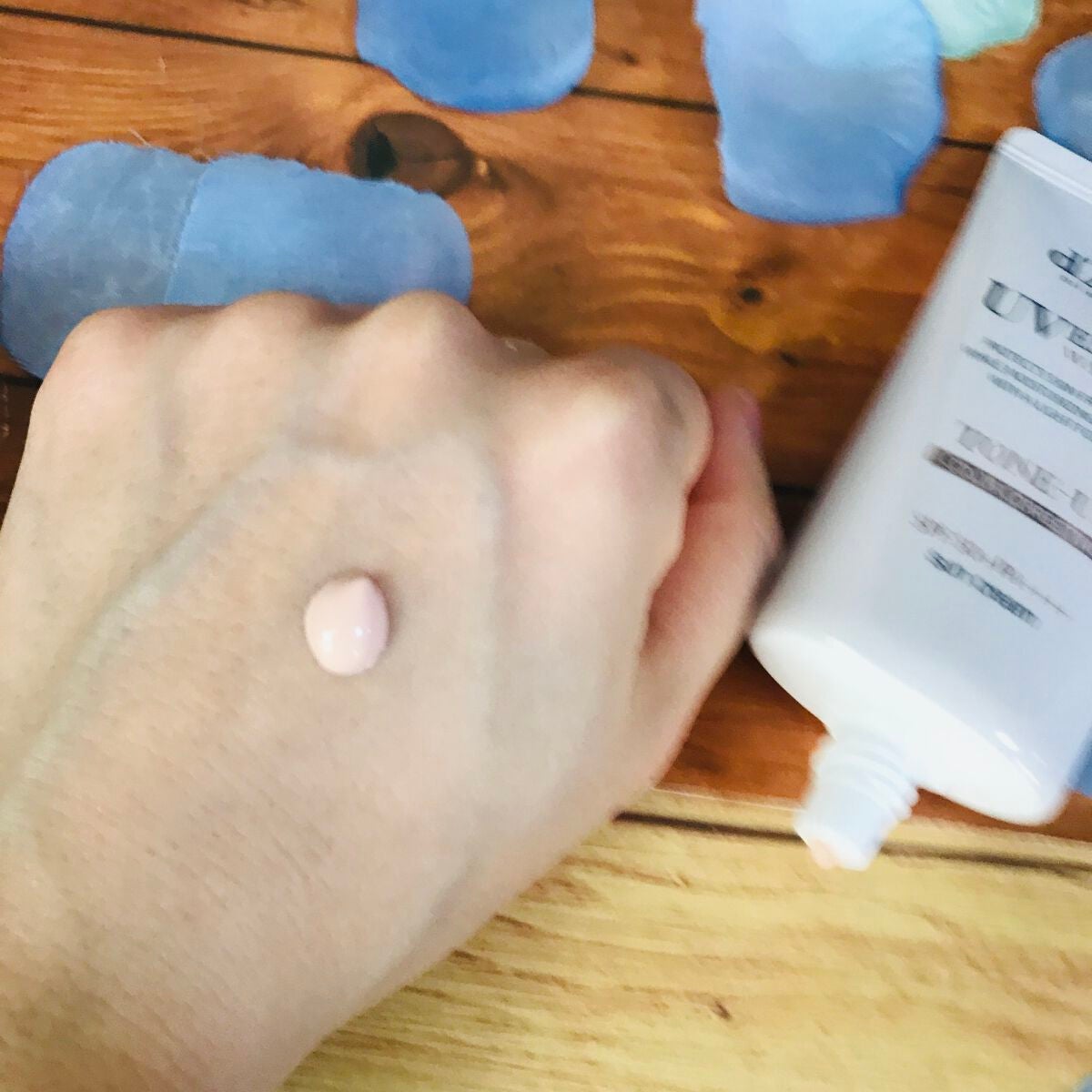 ウォータフルトーンアップサンクリーム/ダルバ/日焼け止めクリームを使ったクチコミ(1枚目)