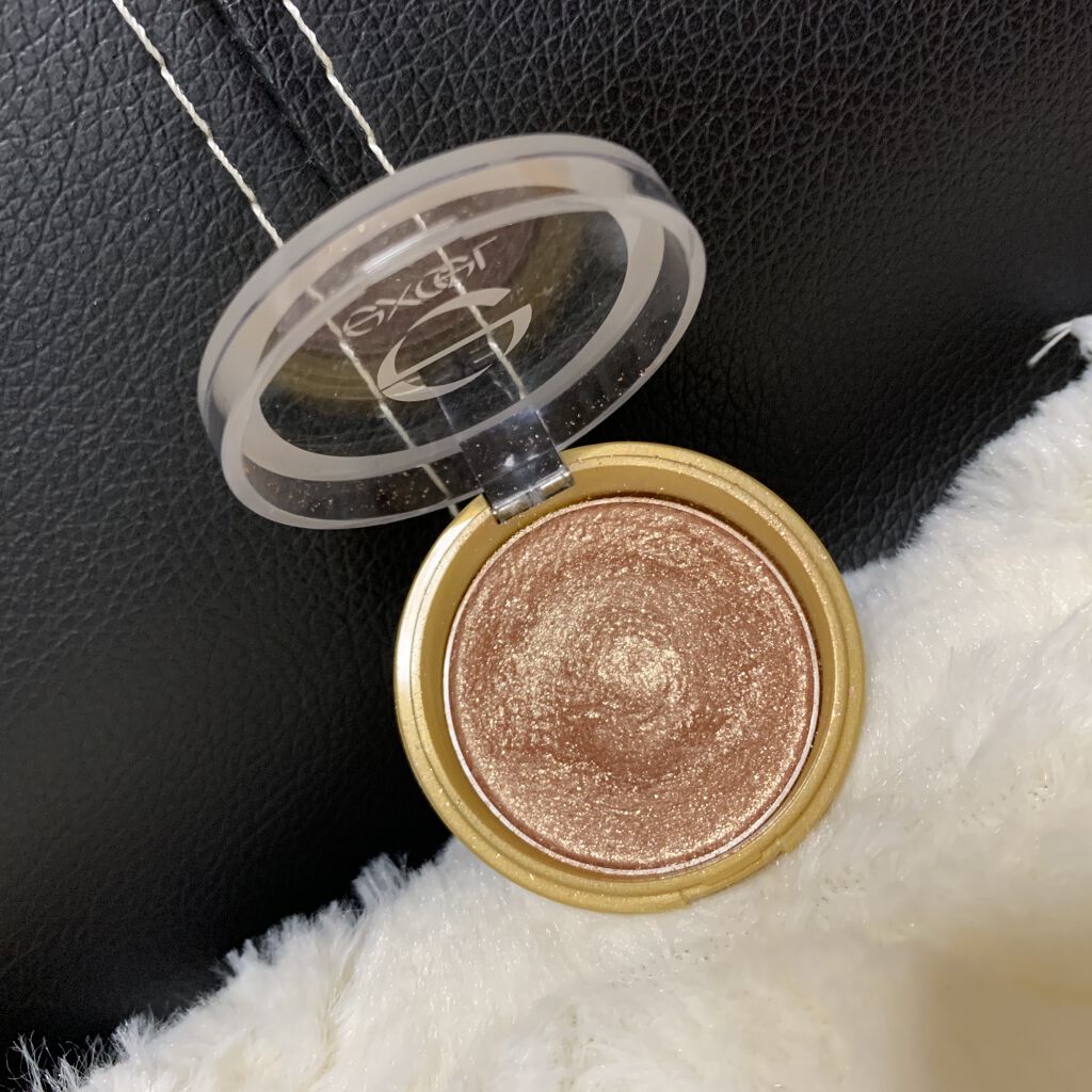 シャイニーシャドウ N/excel/単色アイシャドウを使ったクチコミ（1枚目）