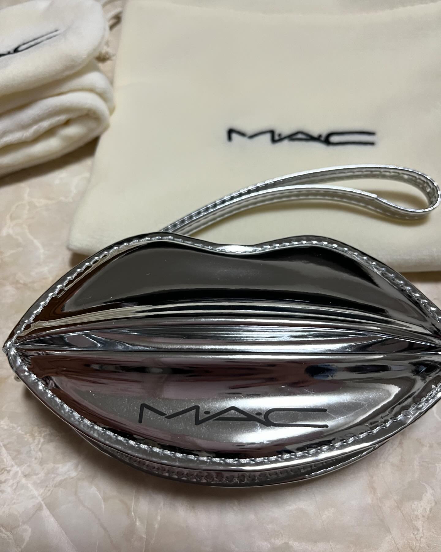 マキシマル シルキー マット リップスティック ディーバ/M・A・C/口紅を使ったクチコミ（3枚目）