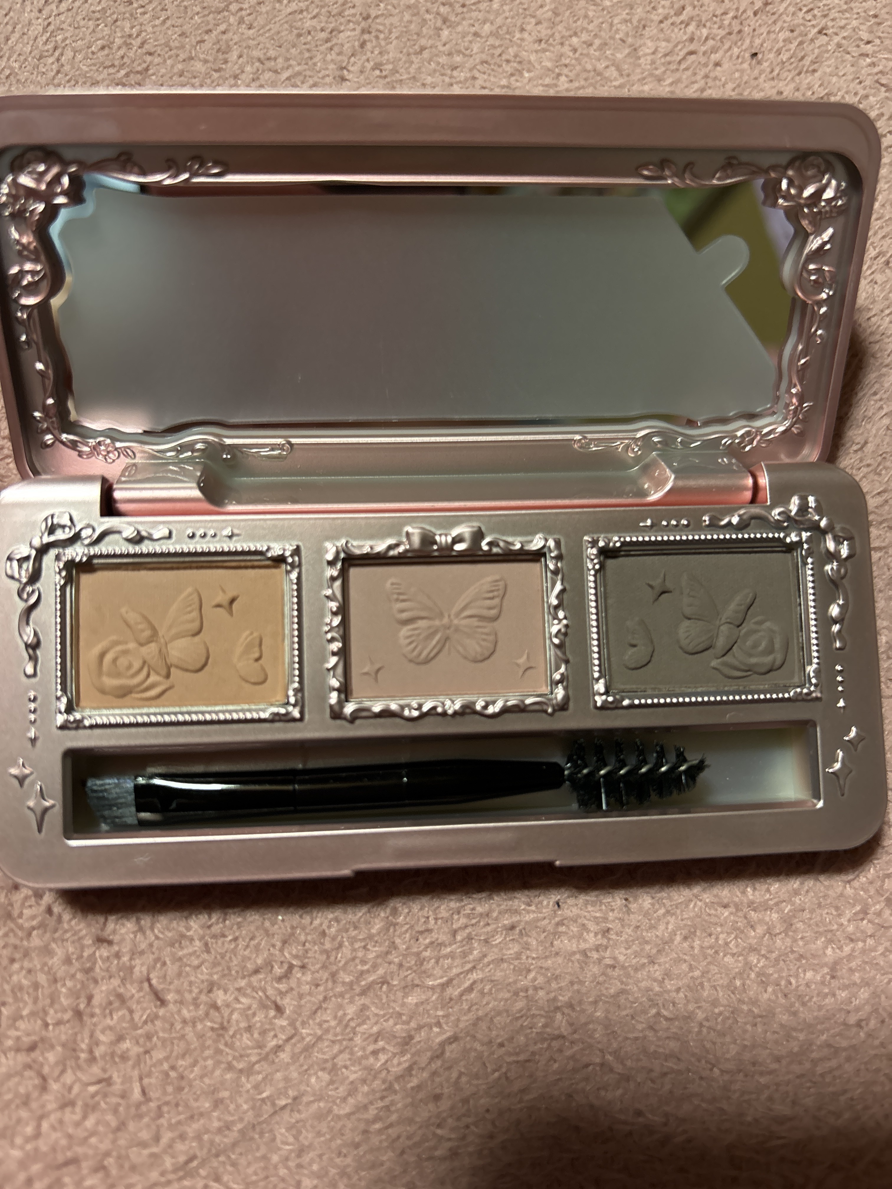 FlowerKnows ミッドサマーフェアリーテイルズ コレクション アイブロウパウダーパレットのクチコミ「FlowerKnowsミッドサマーフェアリーテイルズ コレクション アイブロウパウダーパレット.....」（2枚目）