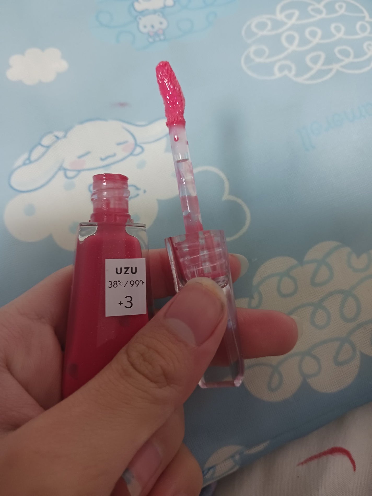 せるか on LIPS 「UZUのリップです!見た目可愛い!!スティックの方は、色持ちい..」(4枚目)