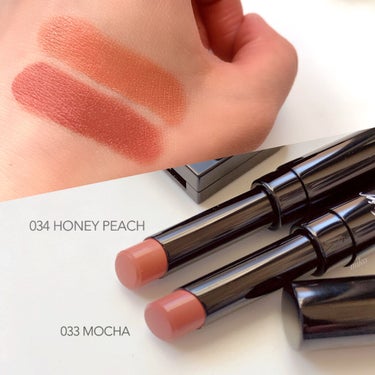 本日発売❣️✨Visee AVANT春の新作リップ💄✨

ヴィセ アヴァン 
☑︎リップスティック
033 MOCHA
034 HONEY PEACH

楽しみにしていたヴィセアヴァンの発売日💕
リップはヌーディーな2色のカラーが
新作として仲間入り✨

使った人はわかると思うけどこのリップ、
クリーミーな塗り心地でとっても使い心地が
よくて大好き😍
マスク生活だけど、やっぱリップは自分の
モチベーション上げる為には欠かせない存在💄🥺💓
家でも使うし、マスクの下にだって全然使うよ笑
可愛いコスメって持ってるだけでも幸せな気分で
いられる☺️💓自己満🙌✨
またすぐ唇スウォッチとアイシャドウも
載せたいと思います☺️💕



#ヴィセアヴァン　#ヴィセ　
#新作コスメ　#visee  #リップ
#リップスティック　#お気に入りコスメ
#今日のメイク　#リップ好き
#リップスウォッチ　#春コスメ
#コスメ好き　#メイク好き
#コスメレビュー　#コスメ紹介








の画像 その1