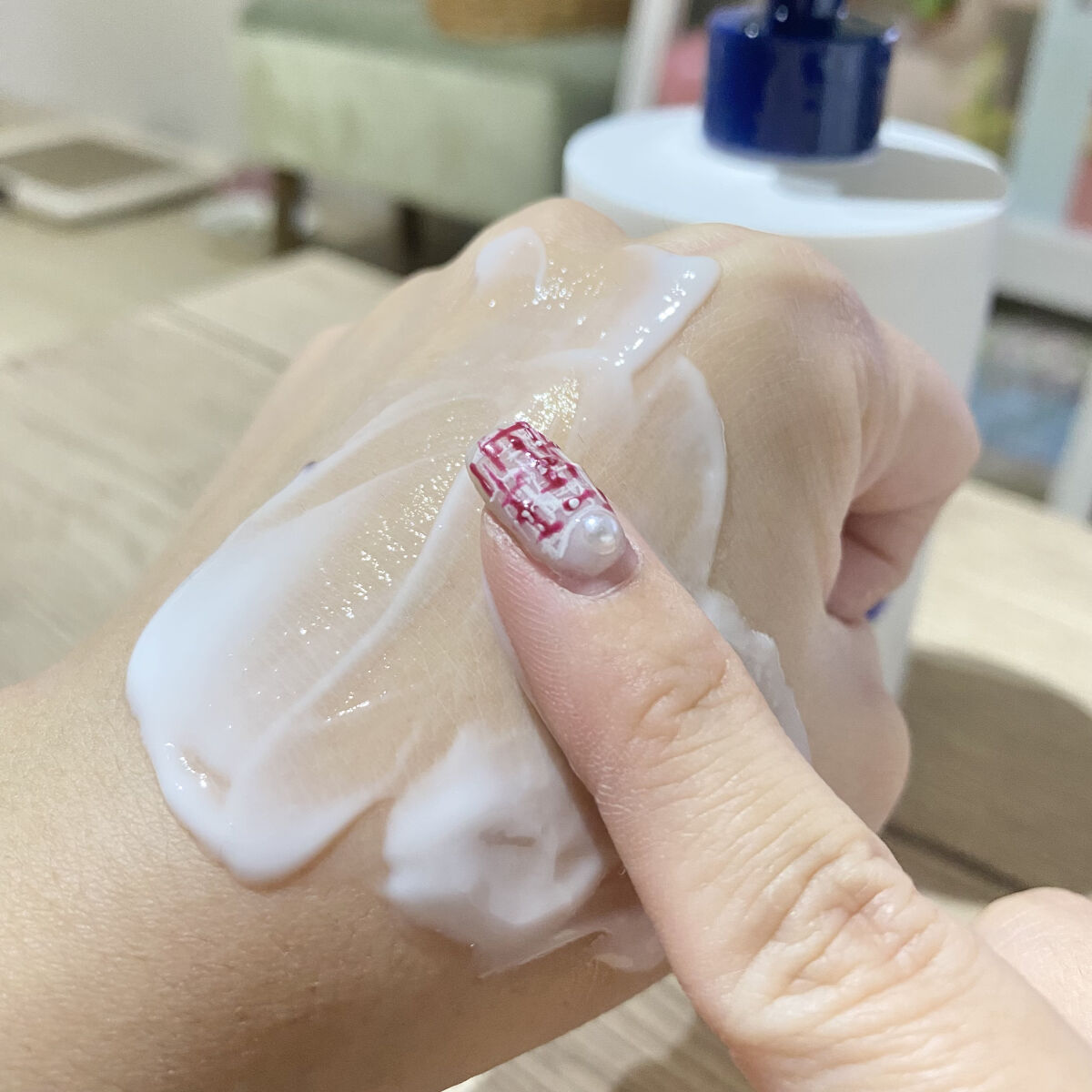 ディープリーエンリッチド ボディローション フローラルラベンダーの香り/ヴァセリン/ボディローションを使ったクチコミ（2枚目）