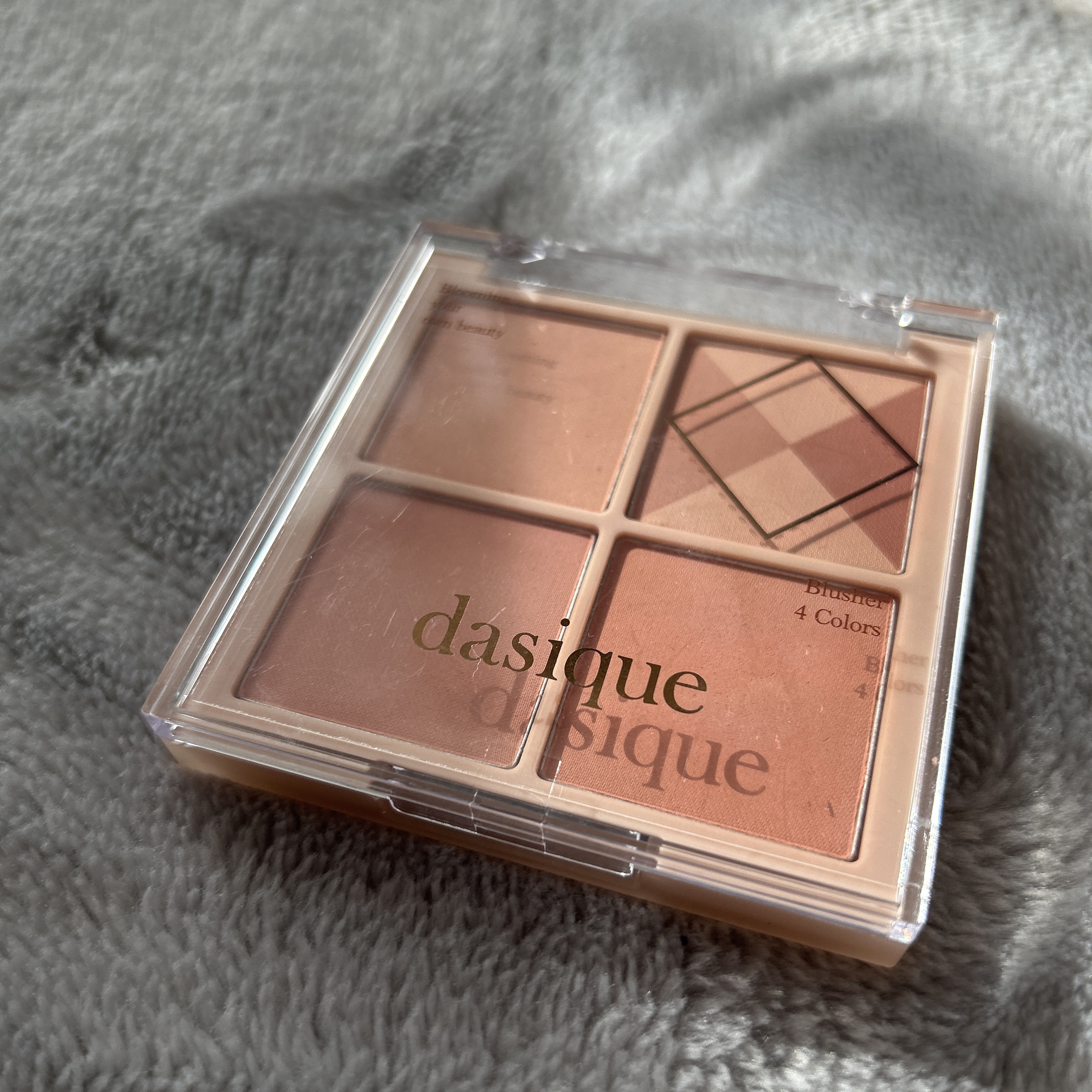 ブレンディングムードチーク 04 ベージュニット/dasique/パウダーチークを使ったクチコミ（1枚目）