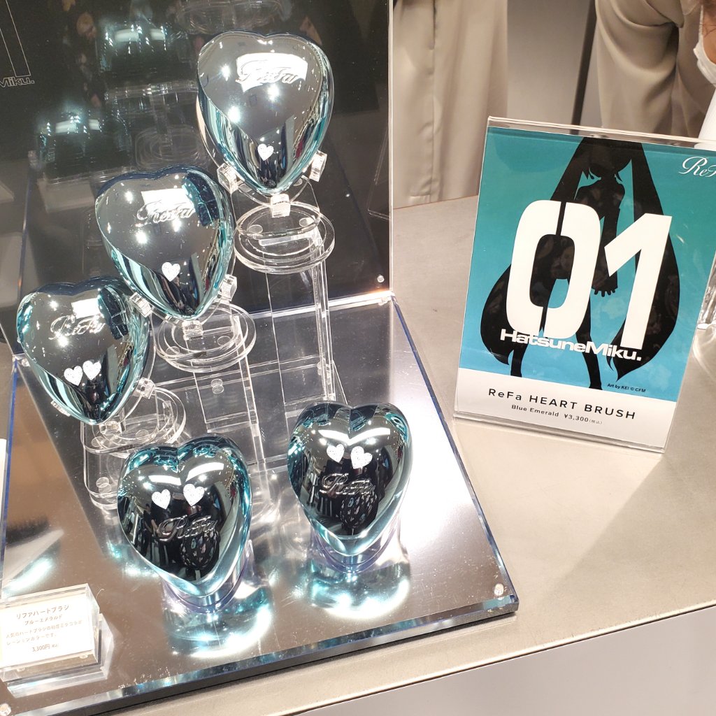 リファ ハートブラシ ブルーエメラルド（限定）/ReFa/頭皮ケアを使ったクチコミ（2枚目）