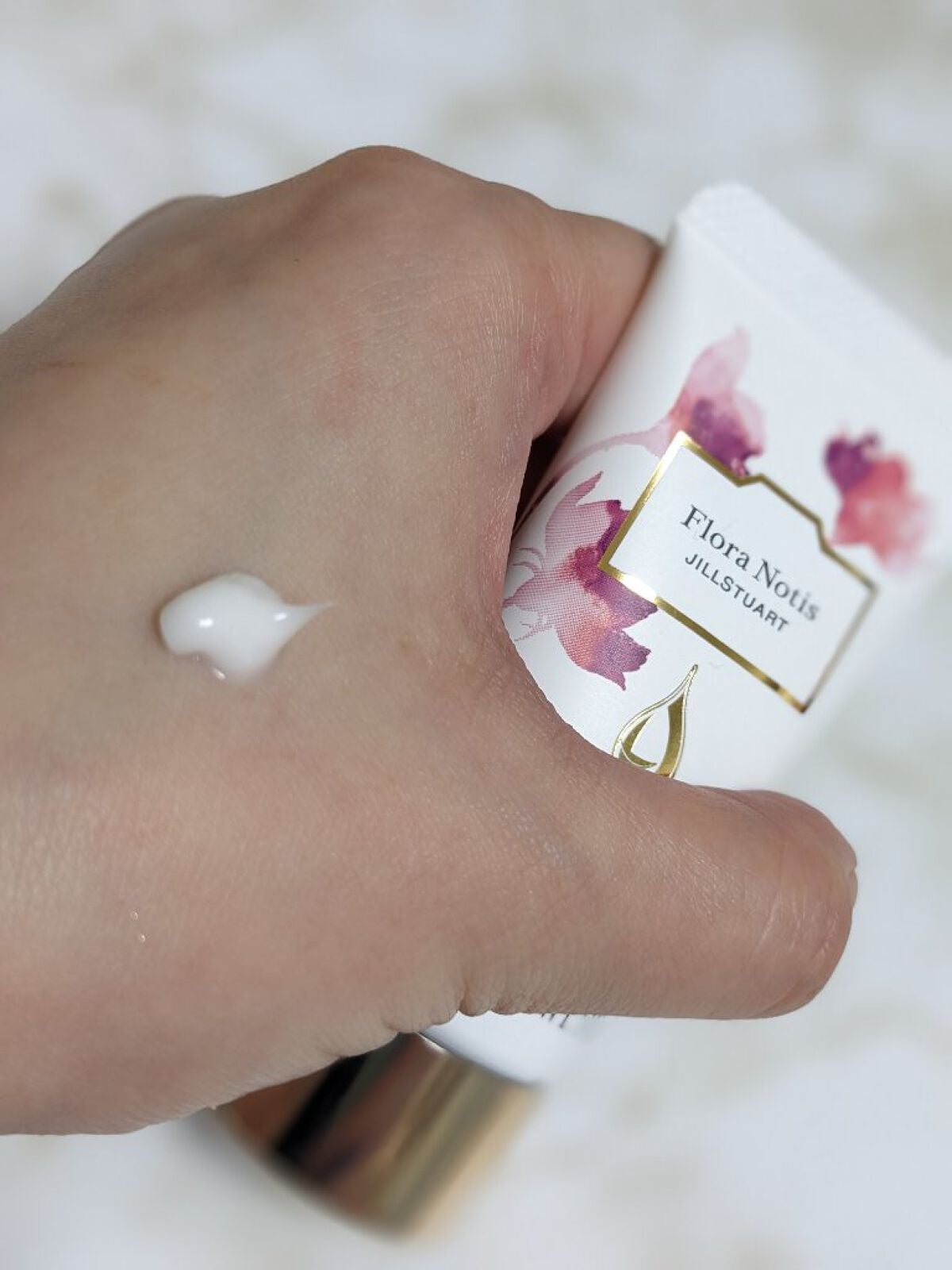 チョコレートコスモス ハンドクリーム/Flora Notis JILL STUART/ハンドクリームを使ったクチコミ(3枚目)