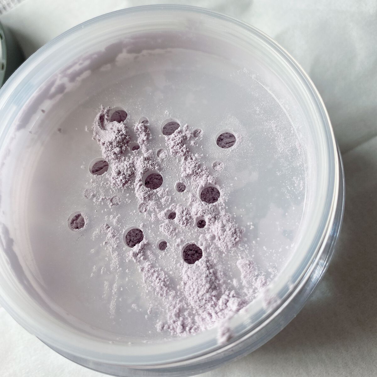 フィニッシングパウダー グロー/チャコット・コスメティクス/ルースパウダーを使ったクチコミ(5枚目)