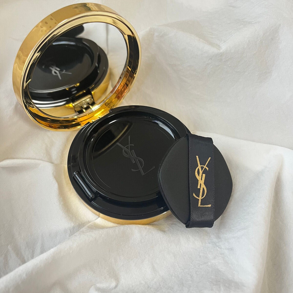 ラディアント タッチ グロウパクト/YVES SAINT LAURENT BEAUTE/クッションファンデーションを使ったクチコミ(2枚目)