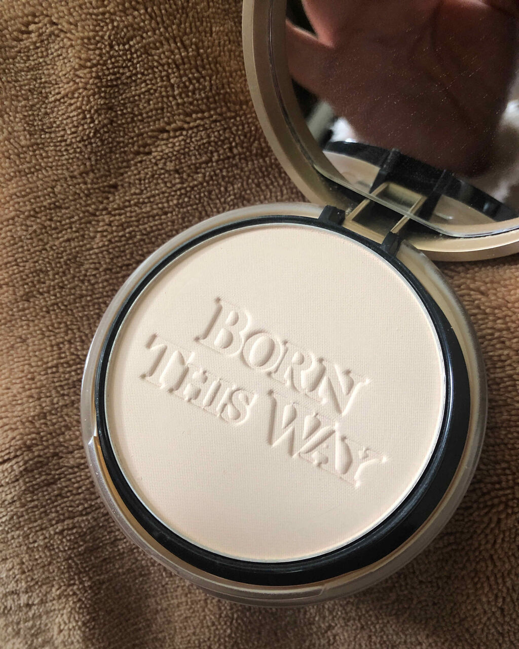 ボーン ディス ウェイ マルチユース コンプレクション パウダー/Too Faced/パウダーファンデーションを使ったクチコミ（1枚目）