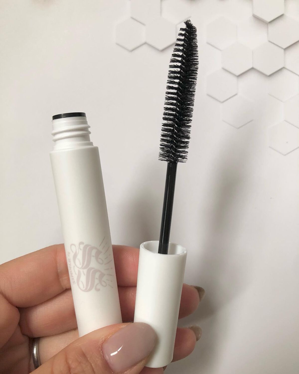 フリズヘアマスカラ/SS by WHOMEE/その他スタイリングを使ったクチコミ（2枚目）