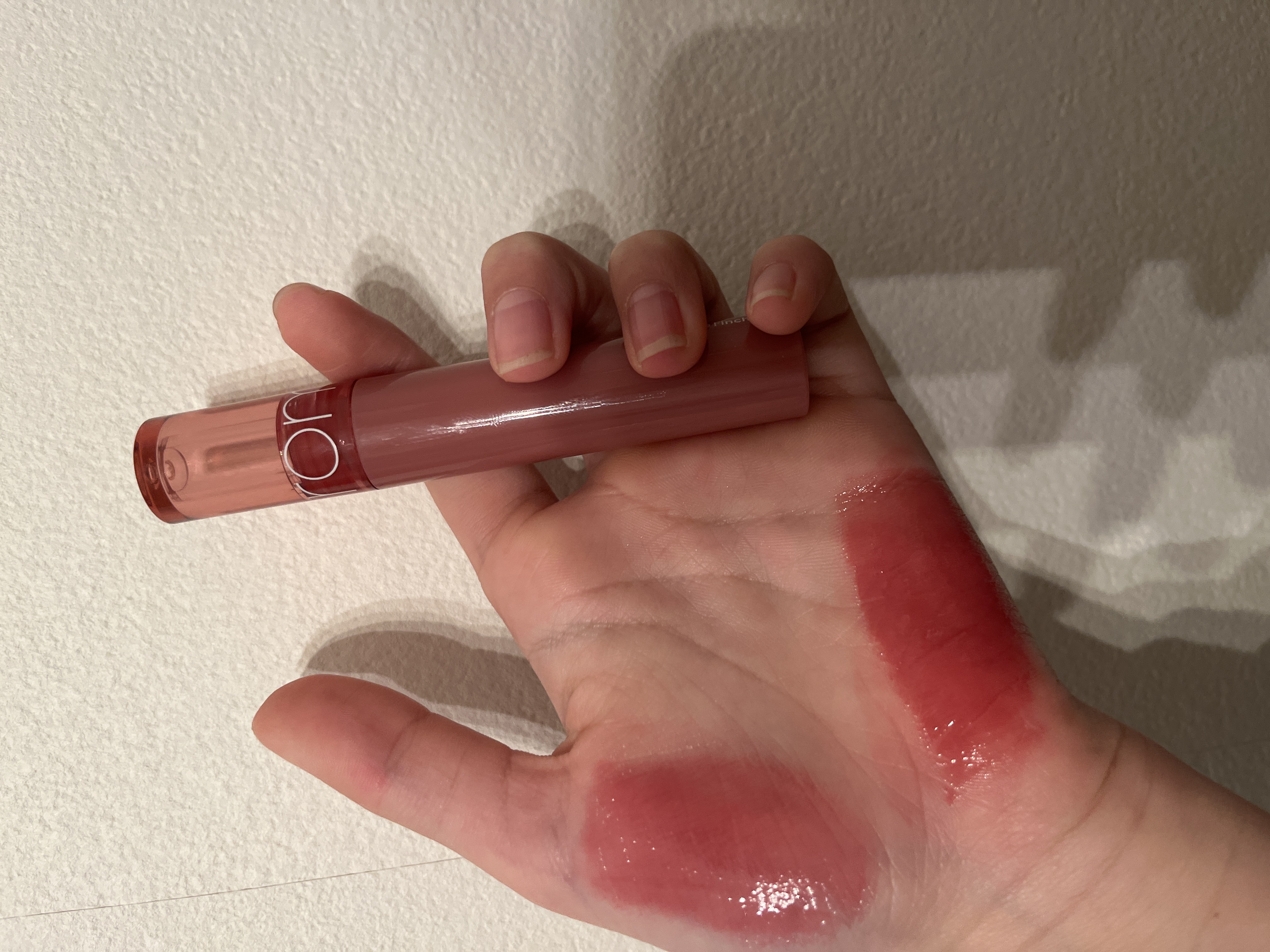 グラスティングカラーグロス/rom&nd/リップグロスを使ったクチコミ（1枚目）