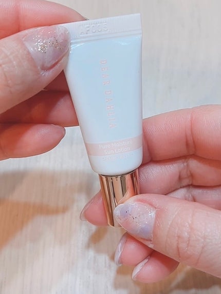 DEAR DAHLIA ピュアモイスチャーサンローションのクチコミ「✳︎
✳︎
✳︎
DEAR DAHLIA
ピュアモイスチャーサンローション
お試しサイズ✨
.....」(2枚目)