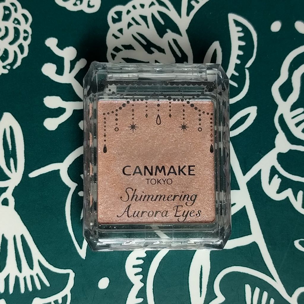 シマリングオーロラアイズ/キャンメイク/単色アイシャドウを使ったクチコミ（1枚目）