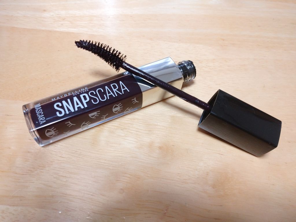 Maybelline  スナップスカラ  07番  ダークチェリー

一時期めちゃくちゃ話題になったメイベリンのジェルインクマスカラです。

スナップスカラは初めて使いましたが、自まつげを自然にふさふさに見せてくれるところと、お湯でするんと