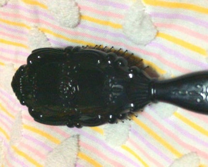 ANNA SUI ヘアー ブラッシュのクチコミ「✲ANNA SUI ヘアーブラッシュ
3000円
私の髪の毛は、細くて柔らかくロングな.....」(2枚目)