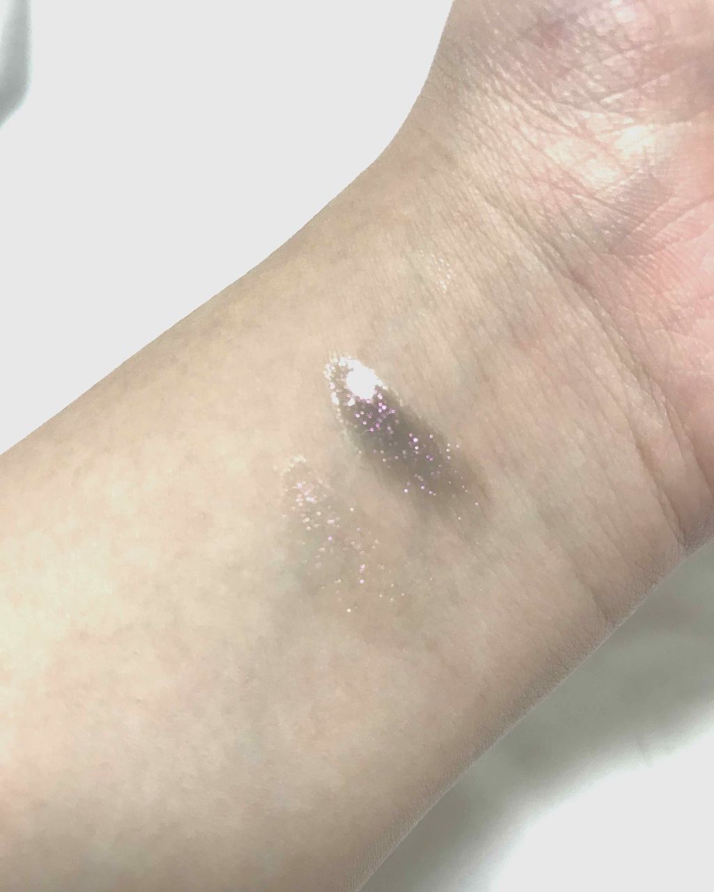 LIP38℃ +UnFrame<ホログラフィック>/UZU BY FLOWFUSHI/リップグロスを使ったクチコミ(2枚目)