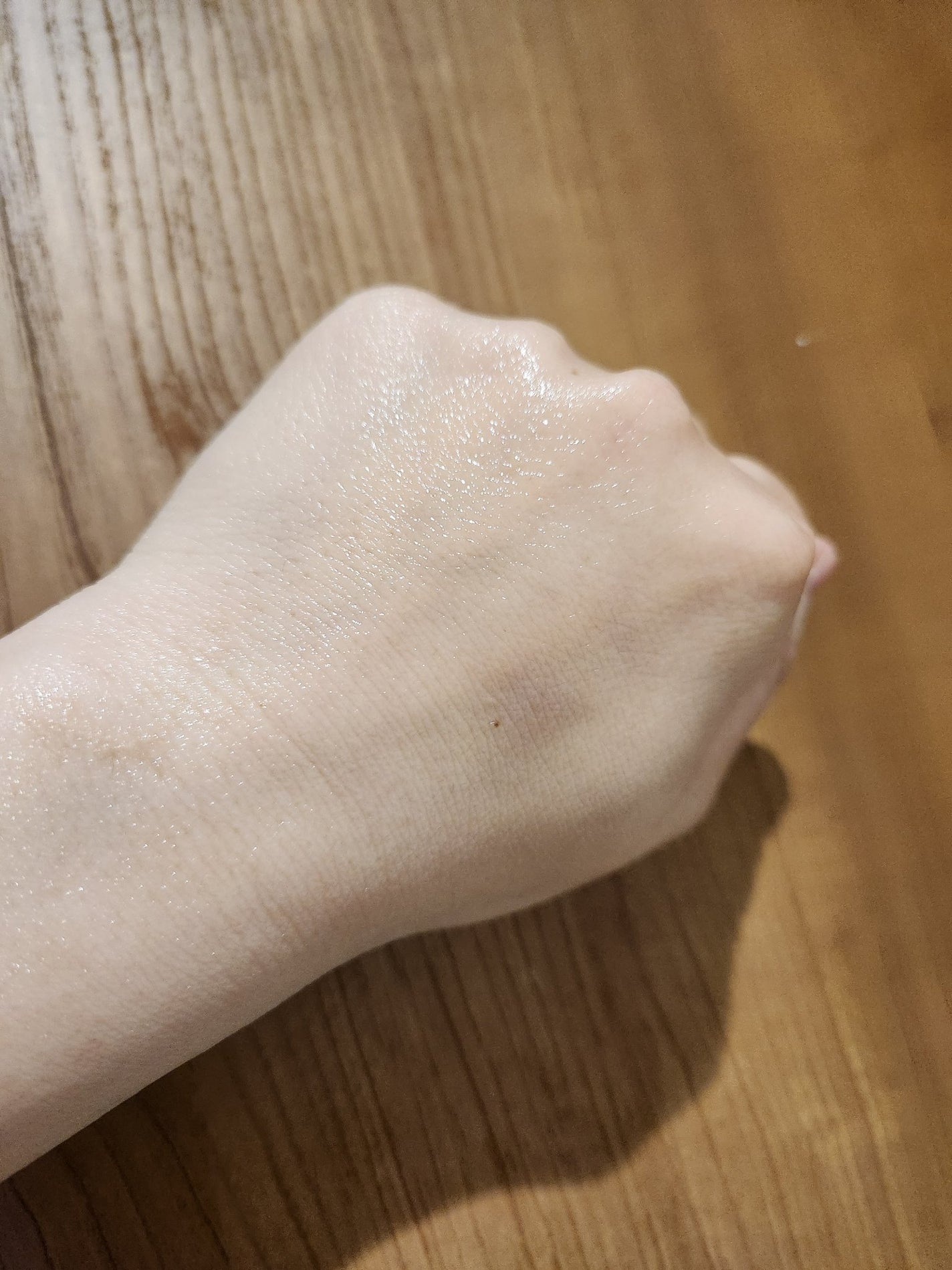 マイルド&モイスチャーアロエジェル/ネイチャーリパブリック/ボディローションを使ったクチコミ(6枚目)