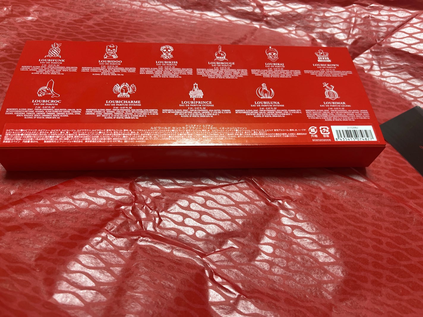 ルビワールド セントライブラリー 11×2ml/クリスチャン ルブタン/香水(レディース)を使ったクチコミ(4枚目)