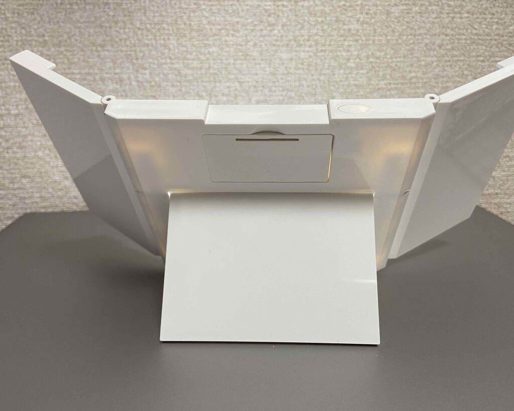 ののめちゃん on LIPS 「DAISOの女優ミラーようやく出会えました!小さいタイプだけど..」(2枚目)