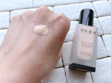 HERA シルキーステイファンデーションのクチコミ「🔖
HERA
⧉ SILKY STAY ⧉

・繊細な粒子がシワや毛穴などの肌の凹凸にフィット.....」（3枚目）