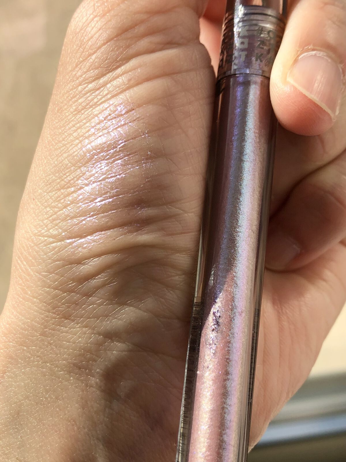 グリッターリキッドアイシャドウ/aZTK/リキッドアイシャドウを使ったクチコミ（2枚目）