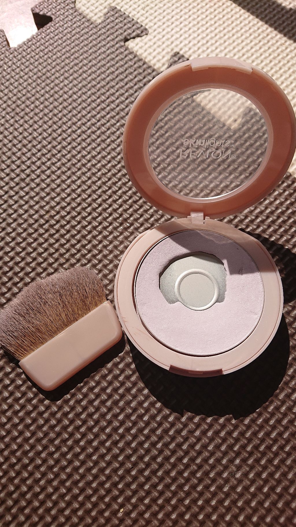 スキンライト プレスト パウダー/REVLON/プレストパウダーを使ったクチコミ(2枚目)