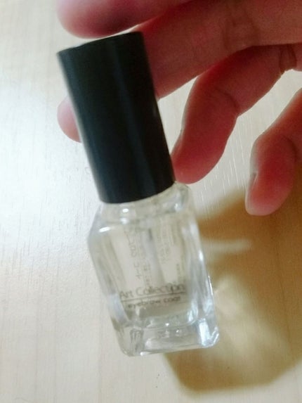 DAISO アイブローコートのクチコミ「これで100円はヤバイ😱
持ちが前より良くなった気がします🙊✨
カピる、筆の色が染まるのが欠点.....」(1枚目)