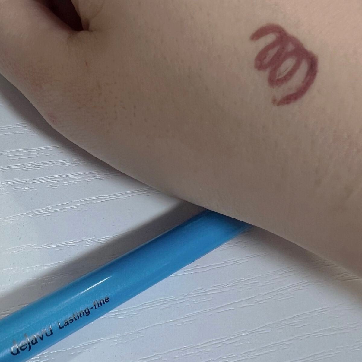 「密着アイライナー」極細クリームペンシル/デジャヴュ/ペンシルアイライナーを使ったクチコミ(1枚目)