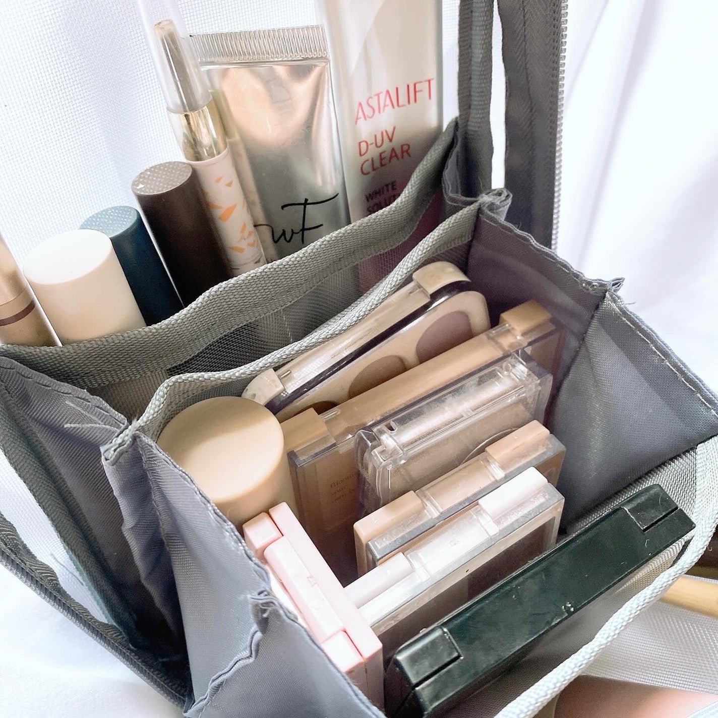 透明ちゃん@LIPSパートナー🤍 on LIPS 「ついに….キャンドゥから…..自立するメッシュ縦型ポーチが出て..」(4枚目)