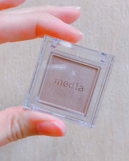 ブライトアップアイシャドウ/media/単色アイシャドウを使ったクチコミ(1枚目)