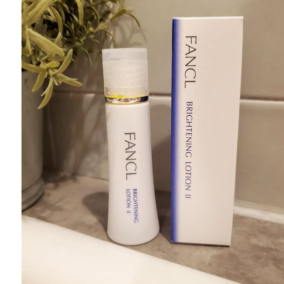 yuuuu.aki on LIPS 「おはようございます😌🌸🌸ファンケルさんから頂いた化粧水のレポで..」(1枚目)