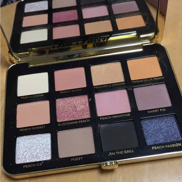 Too Faced ホワイトピーチ マルチダイメンショナル アイシャドウ パレットのクチコミ「捨て色ないパレットです♡
too facedはチークがよく人気でよく出回ってましたよね(°▽°.....」（1枚目）