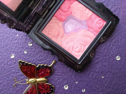 ANNA SUI ローズ チーク カラー Nのクチコミ「✨アナスイ ローズチークカラーN 303 全6色¥3,500(税抜)✨
私はイエベですが、.....」(2枚目)