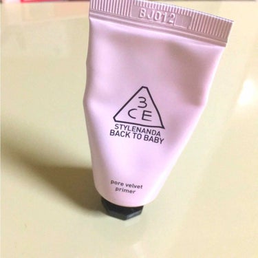 3CE  BACK TO BABY PORE VELVET PRIMER
(写真二枚目はスタイルナンダ様よりお借りしました)

崩れにくさ…◎
透明感…◎
マット感…○

韓国に住む伯父からのプレゼント