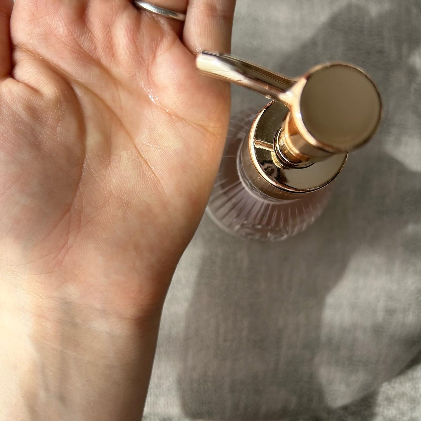 シャイニングスルーヘアオイル マベルフルール/ロウレンス /ヘアオイルを使ったクチコミ(5枚目)