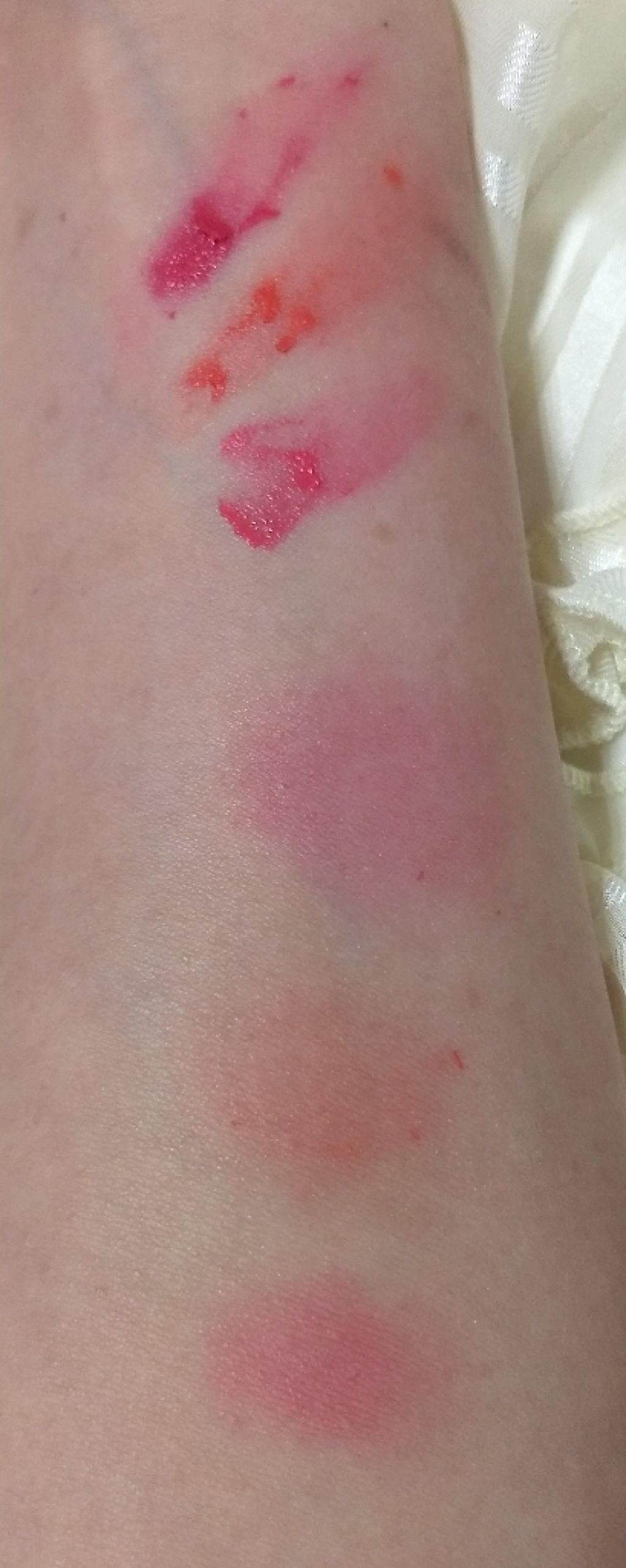 スフレチーク Souffle/DAISO/ジェル・クリームチークを使ったクチコミ（3枚目）