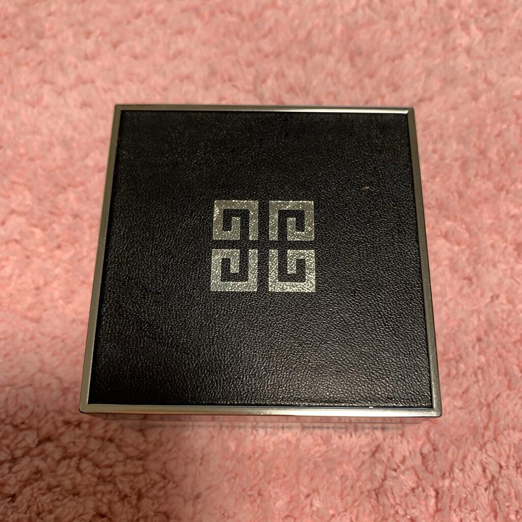 fantastic_beauty_s1z on LIPS 「ジバンシィリキッドの後に軽く私はブラシでぬります。香りもよくて..」(1枚目)