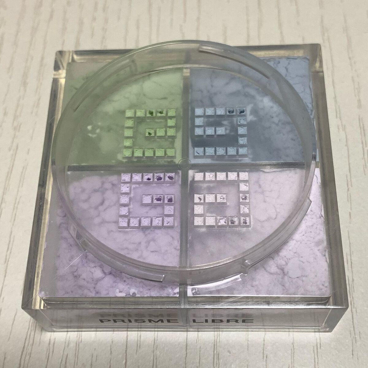 プリズム・リーブル/GIVENCHY/ルースパウダーを使ったクチコミ(2枚目)