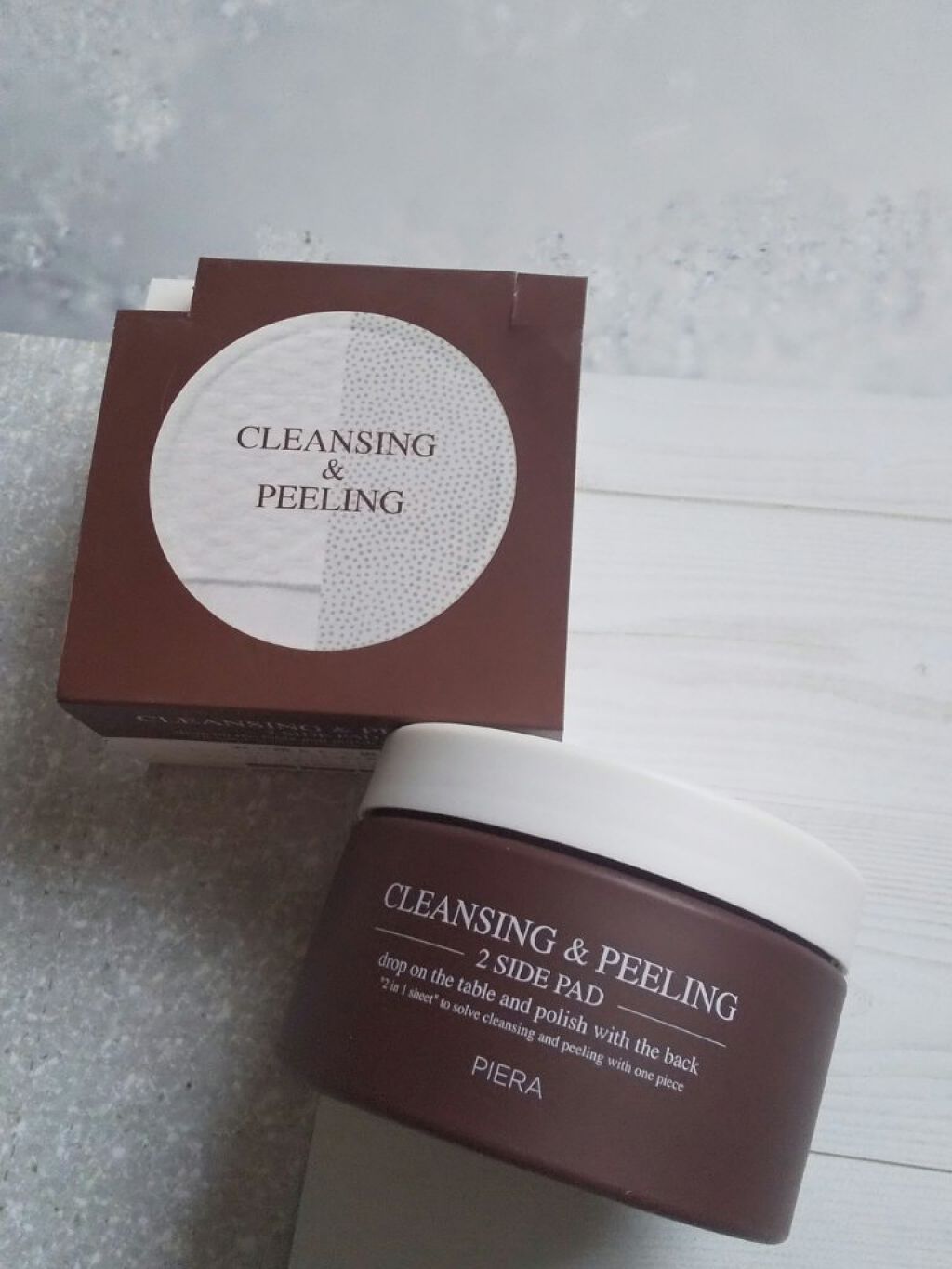 
ご紹介する商品はこちらです。



『ピエラ   クレンジング&ピールパットオーガニック』


20枚入




クレンジングとピーリングを１枚で解決する“2in1シート”
オーガニック成分のアルガンオイル配合
・くすみ
・黒ずみ
・角質