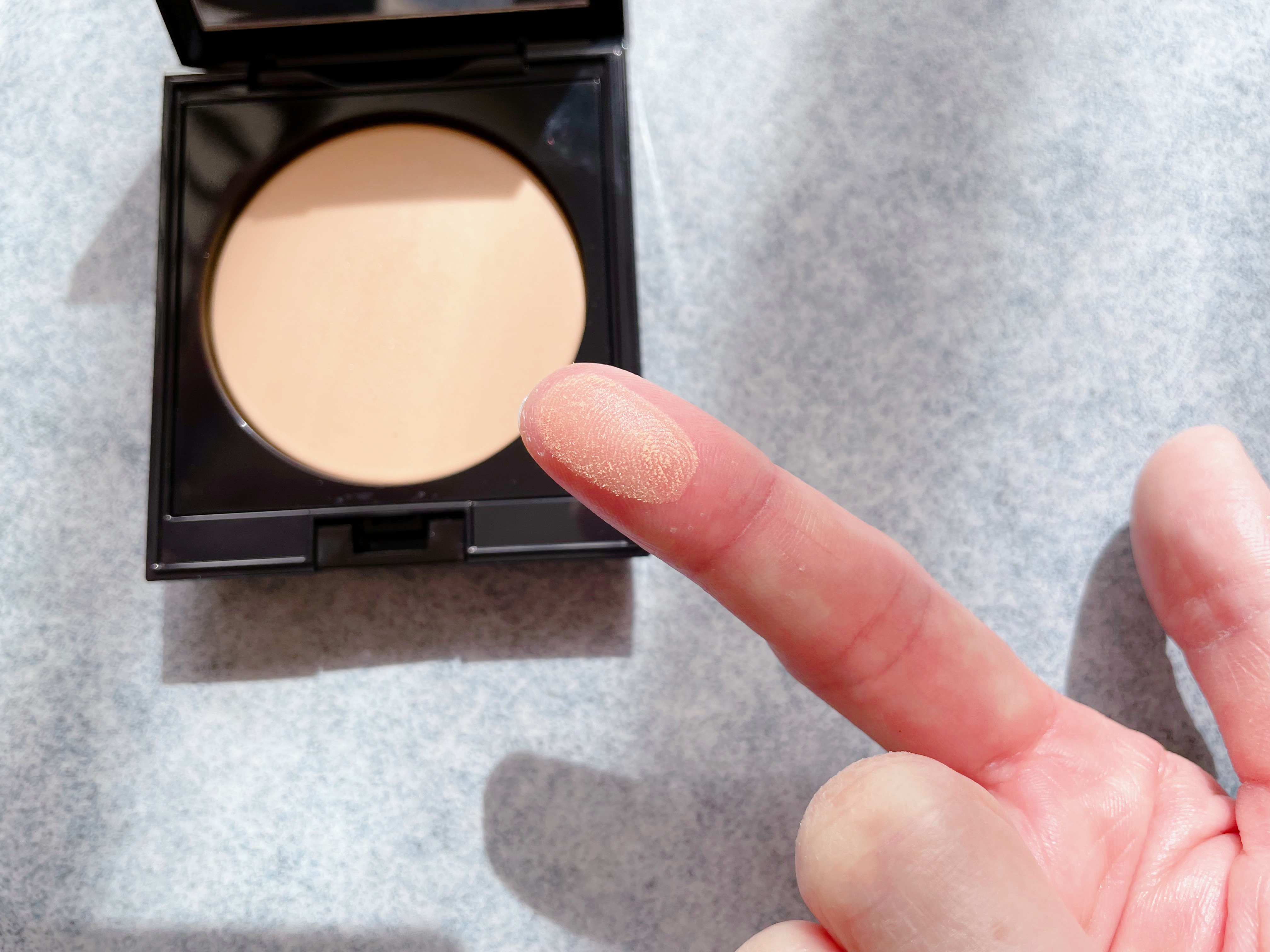 アディクション スキンリフレクト セッティングパウダー 001 Translucent Glow/ADDICTION/プレストパウダーを使ったクチコミ（3枚目）