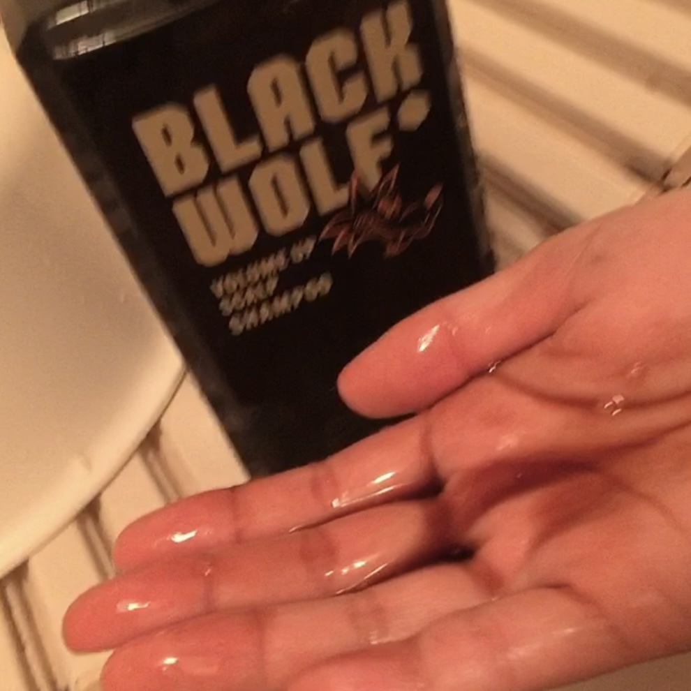 ブラックウルフ　ボリュームアップスカルプシャンプー/大正製薬/市販シャンプーを使ったクチコミ（3枚目）