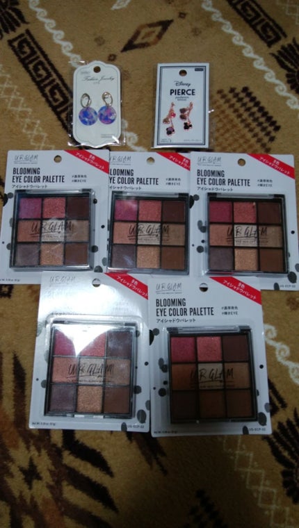 UR GLAM BLOOMING EYE COLOR PALETTE/U R GLAM/アイシャドウパレットを使ったクチコミ(1枚目)