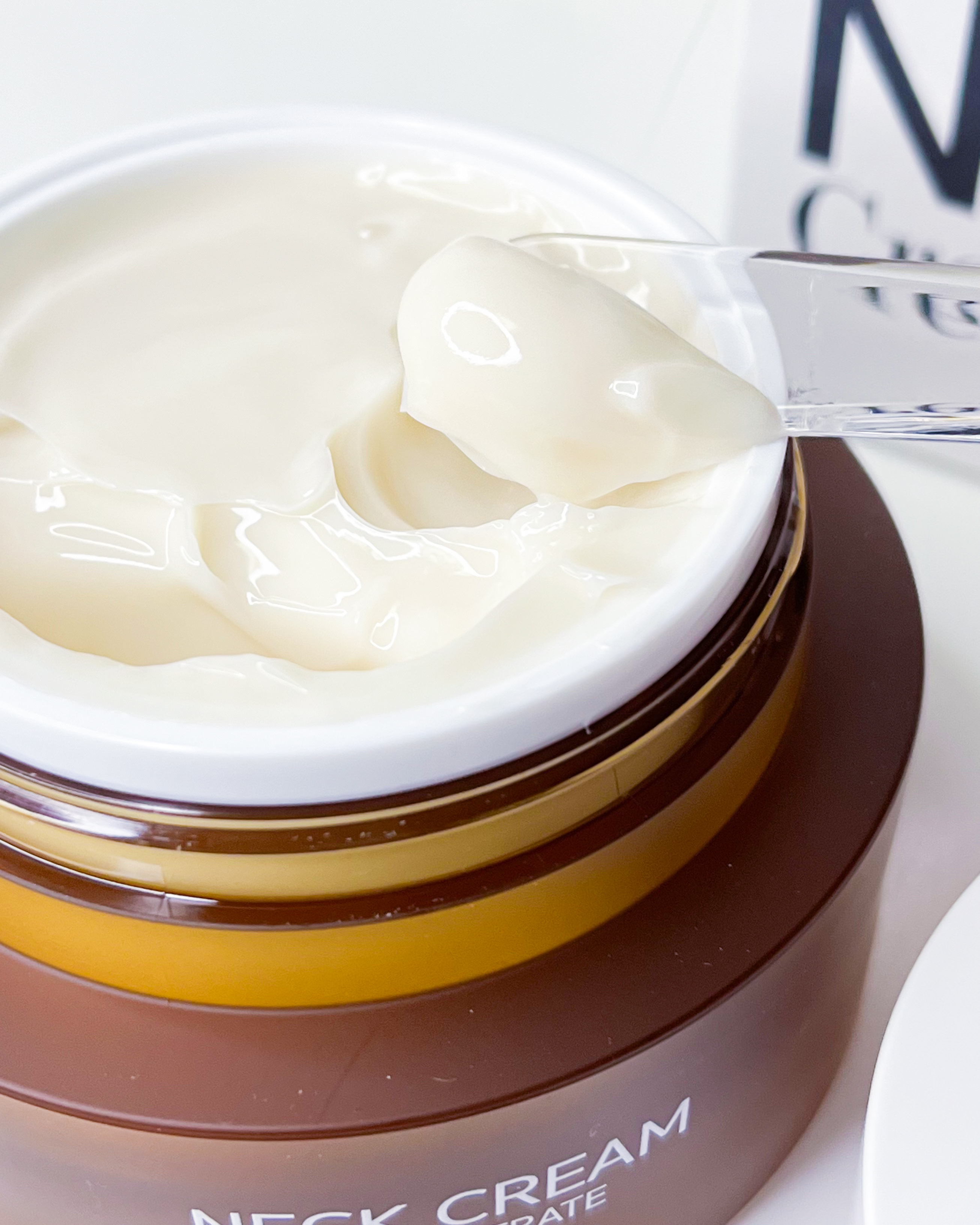 ベラ アルティメットエージ ネッククリーム/VELLA/フェイスクリームを使ったクチコミ（3枚目）